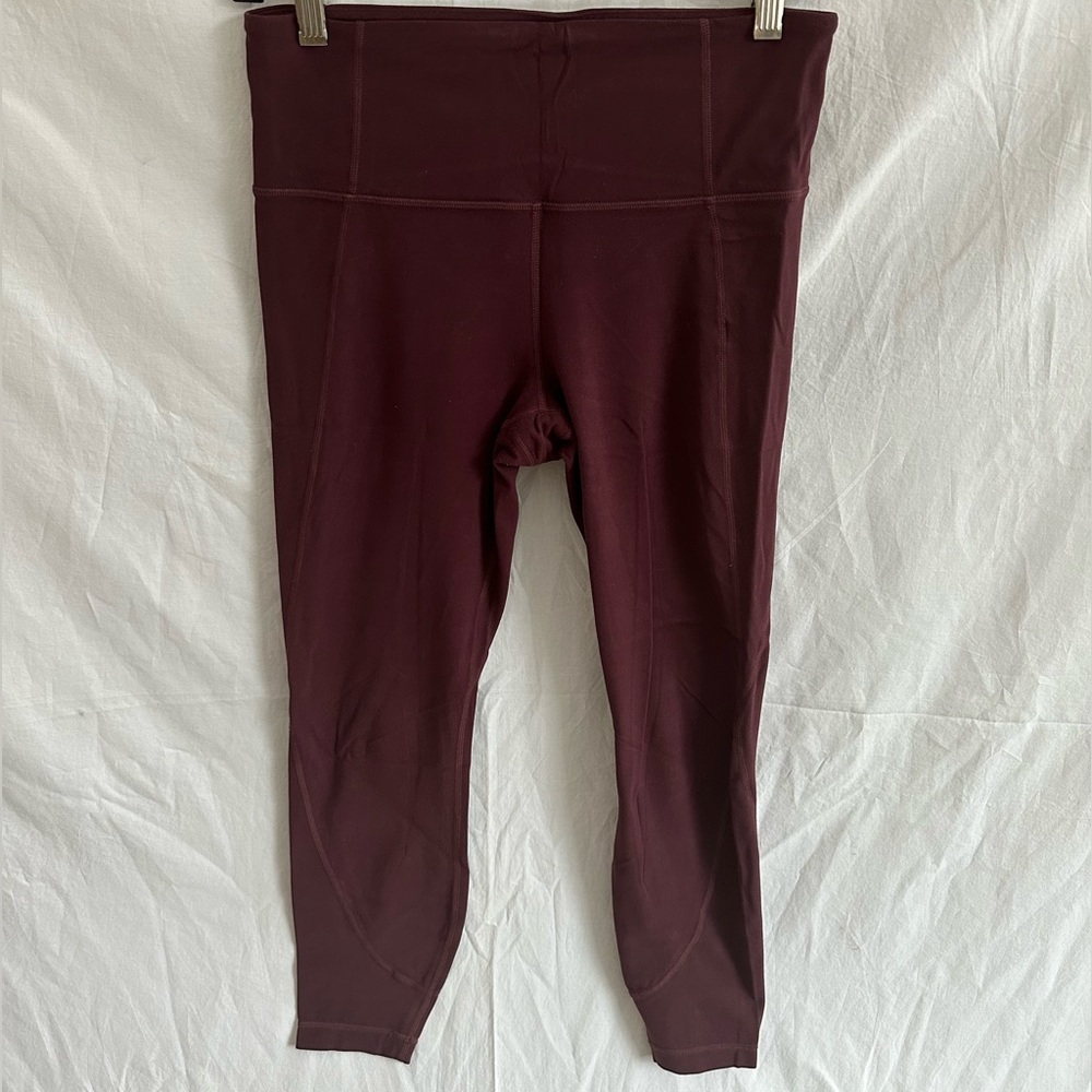 Athleta Salutation Stash 7/8 Tight- Size M